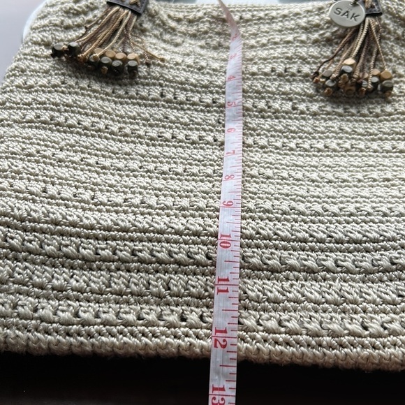 The Sak shoulder tote boho fringe wooden beads zip closure charm cleaned roomy - Picture 14 of 14